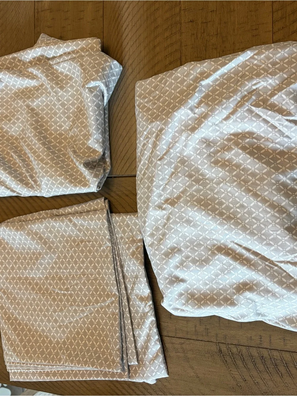 BRAND NEW SHEETS AND PILLOWCASES
